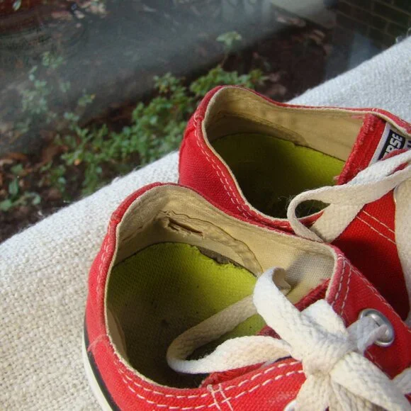 Converse All star red canvas low top sneakers, Size W 7 - Mens 5 - Picture 4 of 9